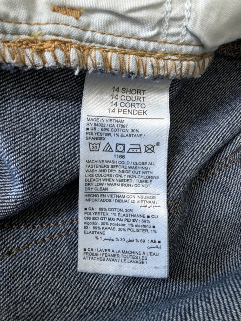 Old Navy Wow Boot-Cut Jeans Dark Wash Mid-Rise Size 14 Short 14S 28" Inseam - Picture 6 of 6